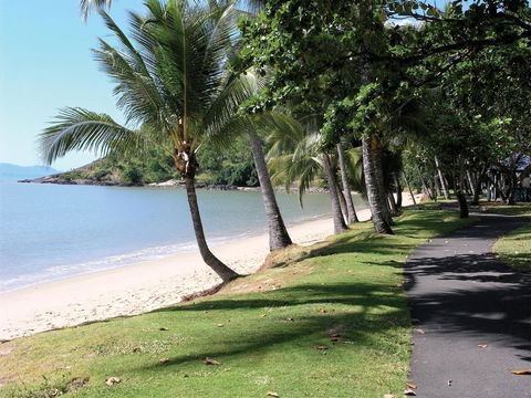 On The Beach Apartments - Accommodation Main Beach 12
