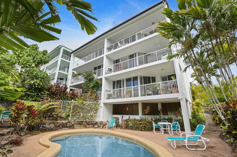 On The Beach Apartments - Accommodation Main Beach 7