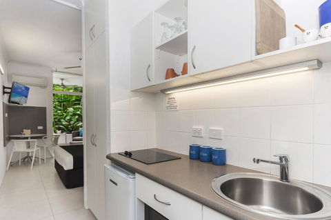 By The Sea Port Douglas - Accommodation Main Beach 13