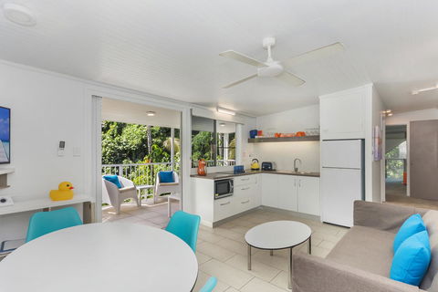 By The Sea Port Douglas - Accommodation Main Beach 8
