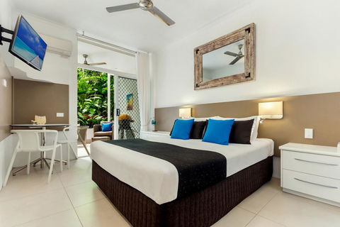 By The Sea Port Douglas - Accommodation Main Beach 11