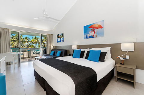 By The Sea Port Douglas - Accommodation Main Beach 4