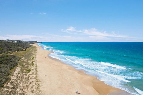 Jolly Roger's Beach House - Accommodation Main Beach 15