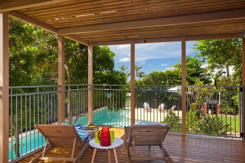 Jolly Roger's Beach House - Accommodation Main Beach 8