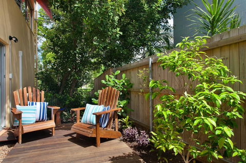 Jolly Roger's Beach House - Accommodation Main Beach 11