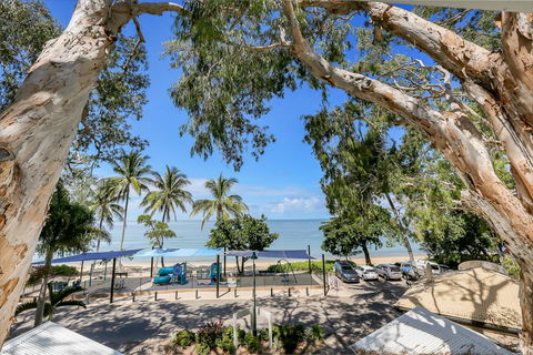 Paradise On The Beach Resort - Accommodation Main Beach 11