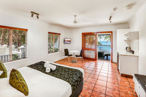 Paradise On The Beach Resort - Accommodation Main Beach 16