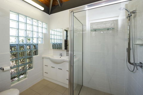 Island Leisure Resort - Accommodation Main Beach 3