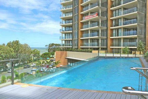 Oaks Redcliffe Mon Komo Suites - Accommodation Main Beach 5