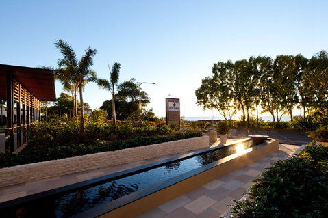 Oaks Redcliffe Mon Komo Suites - Accommodation Main Beach 4