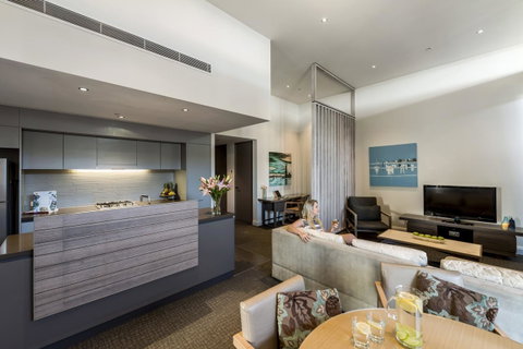 Oaks Redcliffe Mon Komo Suites - Accommodation Main Beach 20