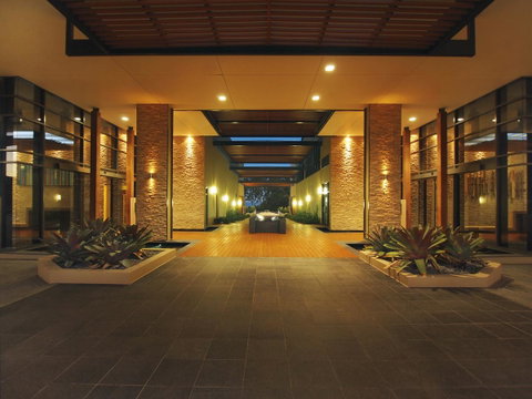 Oaks Redcliffe Mon Komo Suites - Accommodation Main Beach 15