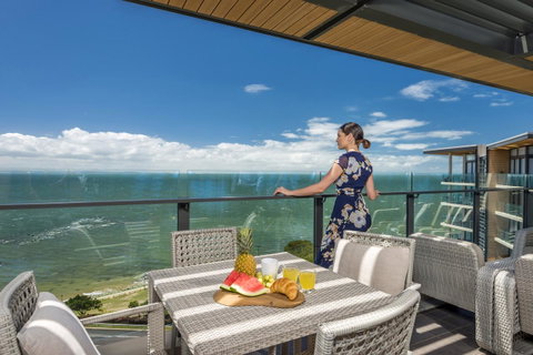 Oaks Redcliffe Mon Komo Suites - Accommodation Main Beach 18
