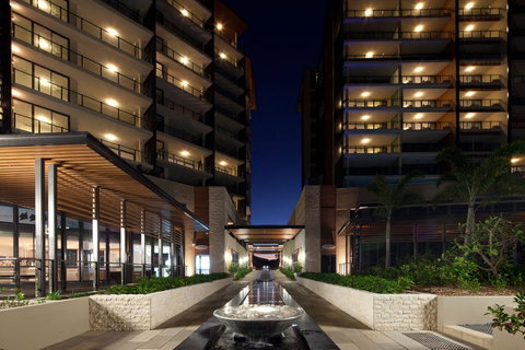 Oaks Redcliffe Mon Komo Suites - Accommodation Main Beach 1
