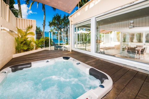 Netanya Noosa Beachfront Resort - Accommodation Main Beach 28