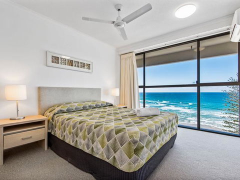 Coolum Caprice - Accommodation Main Beach 8
