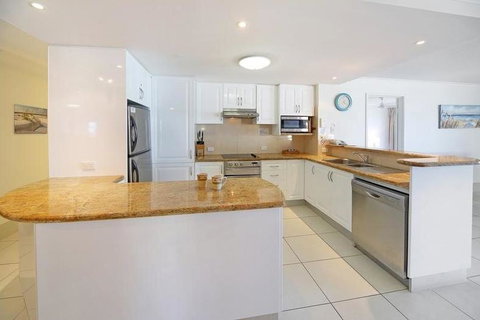 Coolum Caprice - Accommodation Main Beach 5