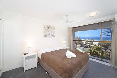 Coolum Caprice - Accommodation Main Beach 6