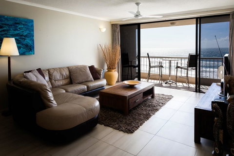 Coolum Caprice - Accommodation Main Beach 1