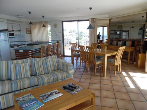 Coolum Caprice - Accommodation Main Beach 12