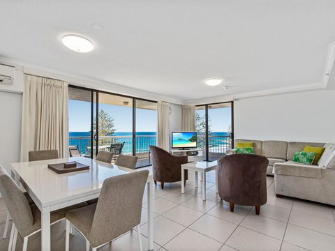 Coolum Caprice - Accommodation Main Beach 4