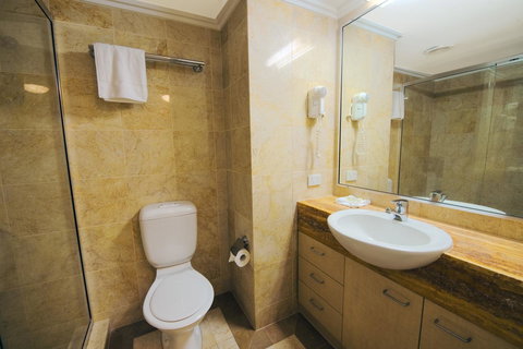 Rolling Surf Resort - Accommodation Main Beach 6