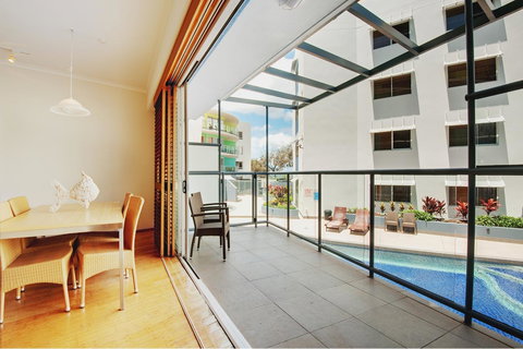 Rolling Surf Resort - Accommodation Main Beach 36