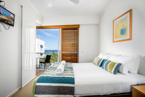 Rolling Surf Resort - Accommodation Main Beach 25