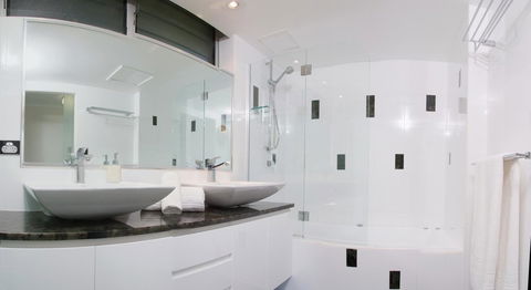 Poinciana 112 - Accommodation Main Beach 11