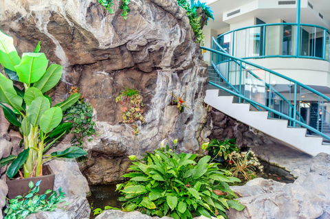 Grand Palais Boolarong Beachside Apartments - Accommodation Main Beach 42