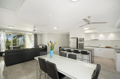 Mariners North Holiday Apartments - Accommodation Main Beach 40