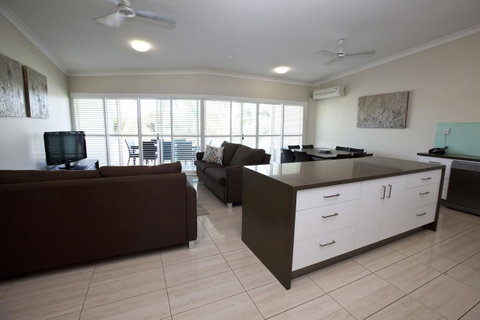 Mariners North Holiday Apartments - Accommodation Main Beach 28