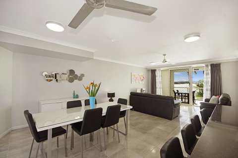 Mariners North Holiday Apartments - Accommodation Main Beach 27