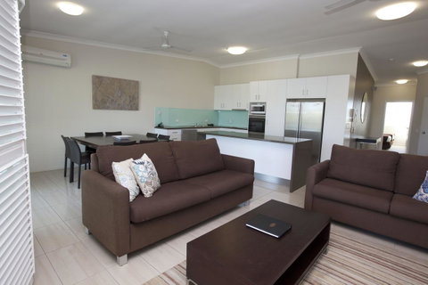 Mariners North Holiday Apartments - Accommodation Main Beach 37