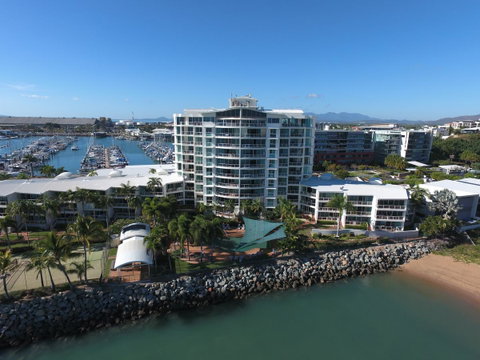 Mariners North Holiday Apartments - Accommodation Main Beach 0