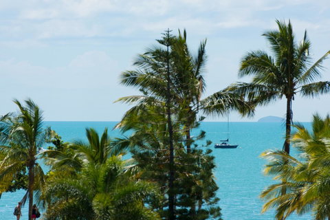 Heart Hotel And Gallery Whitsundays - Accommodation Main Beach 13
