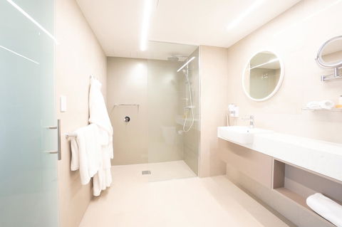 Pacific Hotel Cairns - Accommodation Main Beach 5