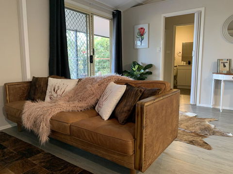 Bed & Breakfast 1 Bedroom Guest House - Accommodation Main Beach 27