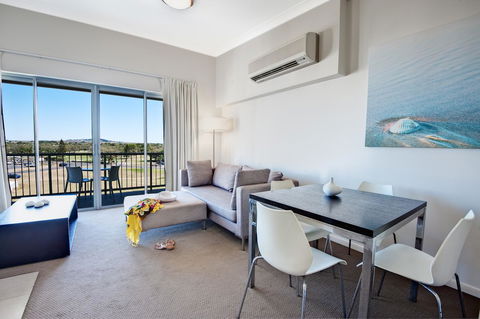 The Point Resort - Accommodation Main Beach 18