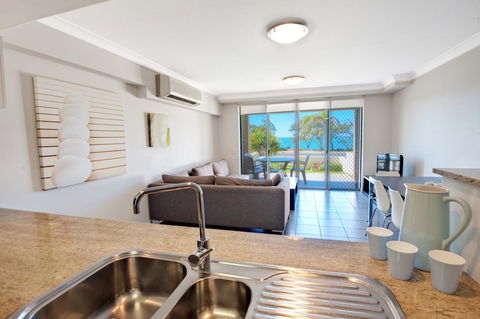The Point Resort - Accommodation Main Beach 26