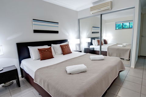 The Point Resort - Accommodation Main Beach 25