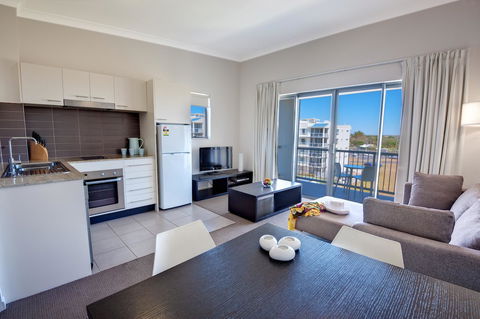 The Point Resort - Accommodation Main Beach 19