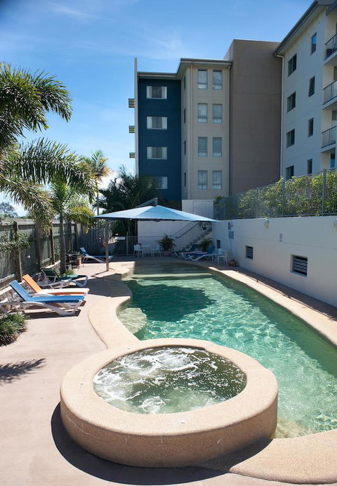 The Point Resort - Accommodation Main Beach 7