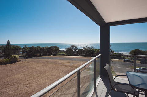 The Point Resort - Accommodation Main Beach 14