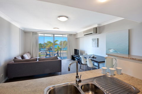 The Point Resort - Accommodation Main Beach 27