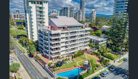 Surfers Chalet - Accommodation Main Beach 30