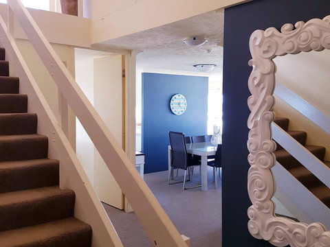 Surfers Chalet - Accommodation Main Beach 34