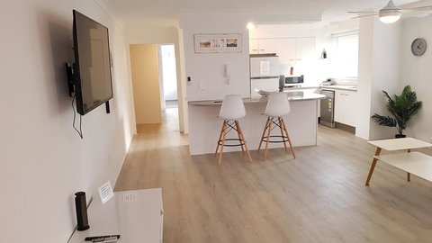 Surfers Chalet - Accommodation Main Beach 10