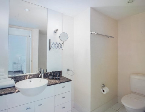 Circle Luxury Holidays - Accommodation Main Beach 1