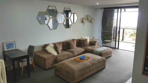 Circle Luxury Holidays - Accommodation Main Beach 26